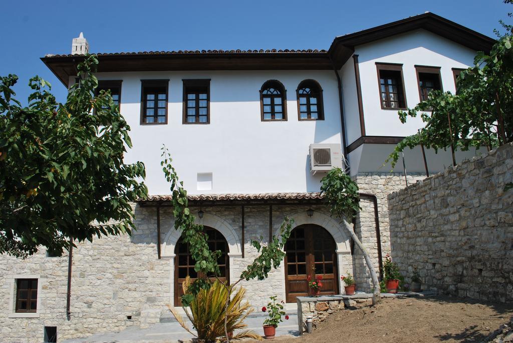 Boutique Hotel Muzaka Berat Esterno foto