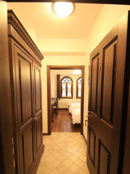 Boutique Hotel Muzaka Berat Esterno foto