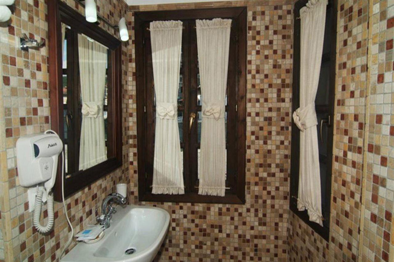 Boutique Hotel Muzaka Berat Esterno foto