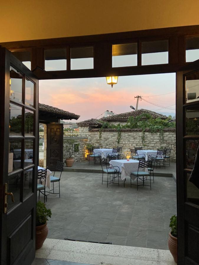 Boutique Hotel Muzaka Berat Esterno foto