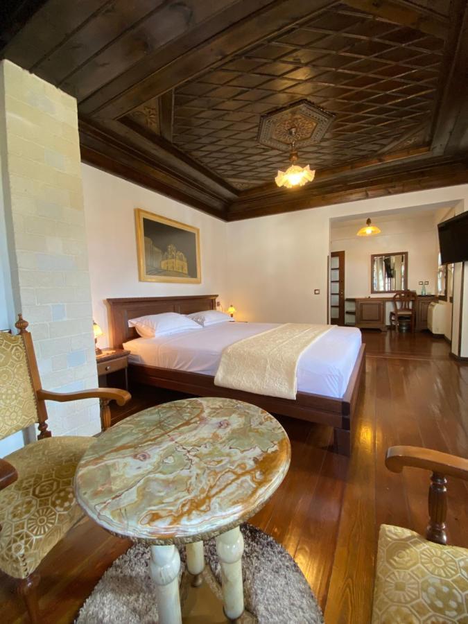 Boutique Hotel Muzaka Berat Esterno foto