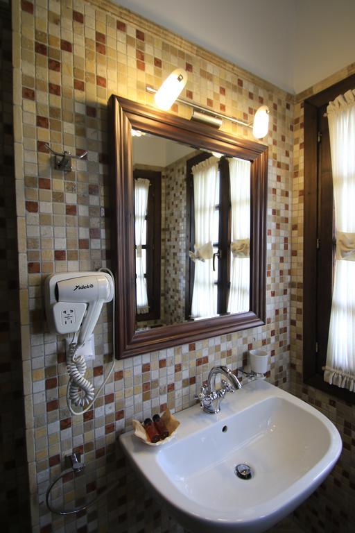 Boutique Hotel Muzaka Berat Esterno foto